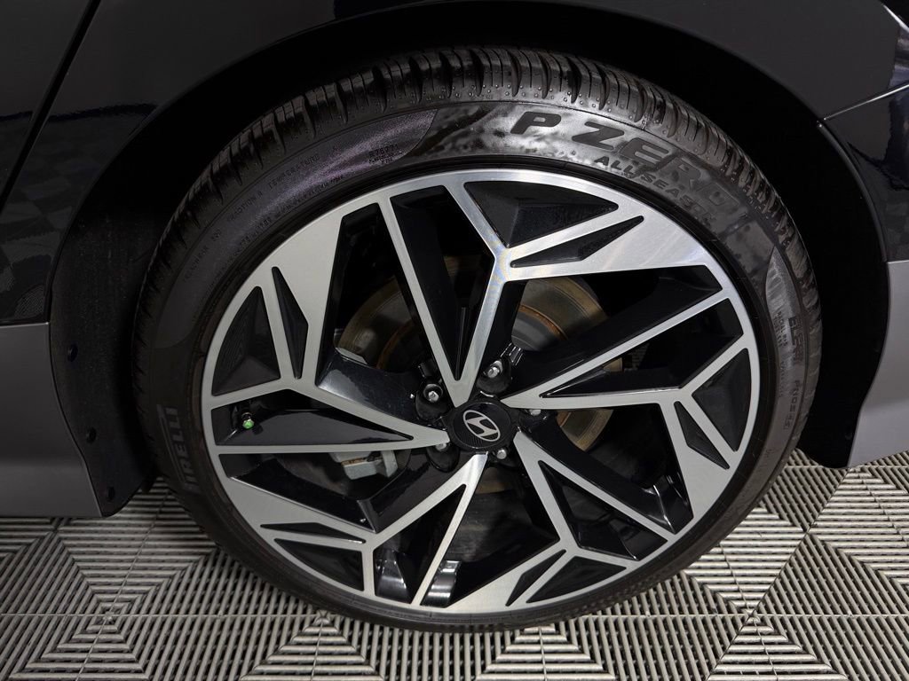 Used 2025 Hyundai Ioniq 6 SEL image 12