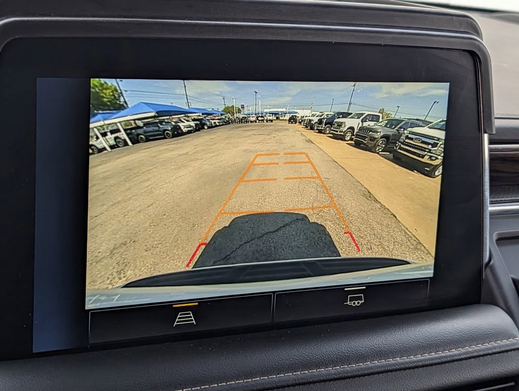 Used 2023 Chevrolet Suburban Premier RWD image 17