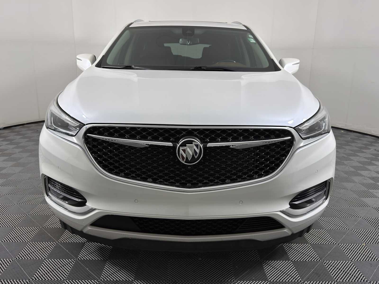 Used 2021 Buick Enclave Avenir w/ Avenir Technology Package FWD image 2