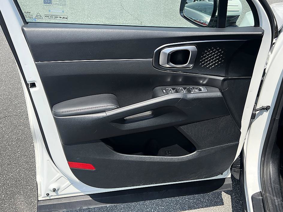 Used 2022 Kia Sorento EX w/ Panoramic Sunroof Package FWD image 20