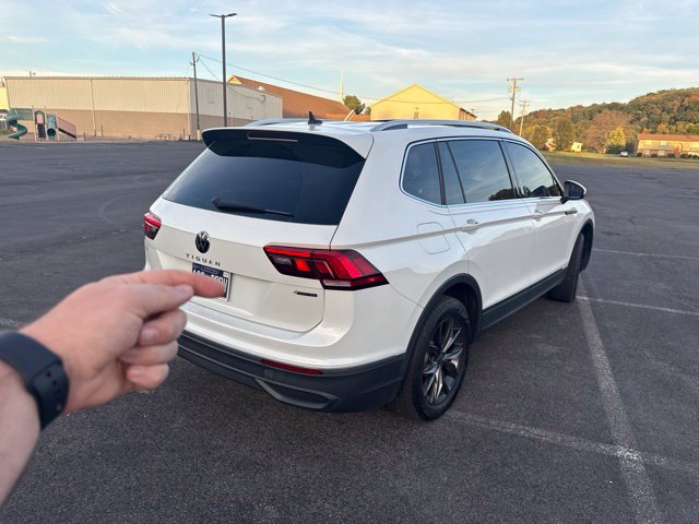 Used 2023 Volkswagen Tiguan SE AWD/4WD image 5