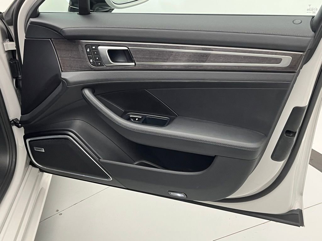 Used 2023 Porsche Panamera image 43