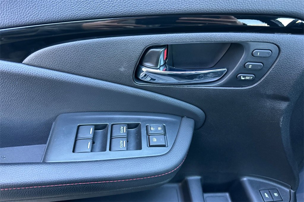 Certified 2022 Honda Pilot Black Edition image 15