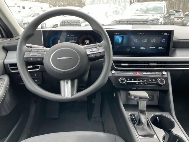 New 2025 Hyundai Sonata SE FWD image 13