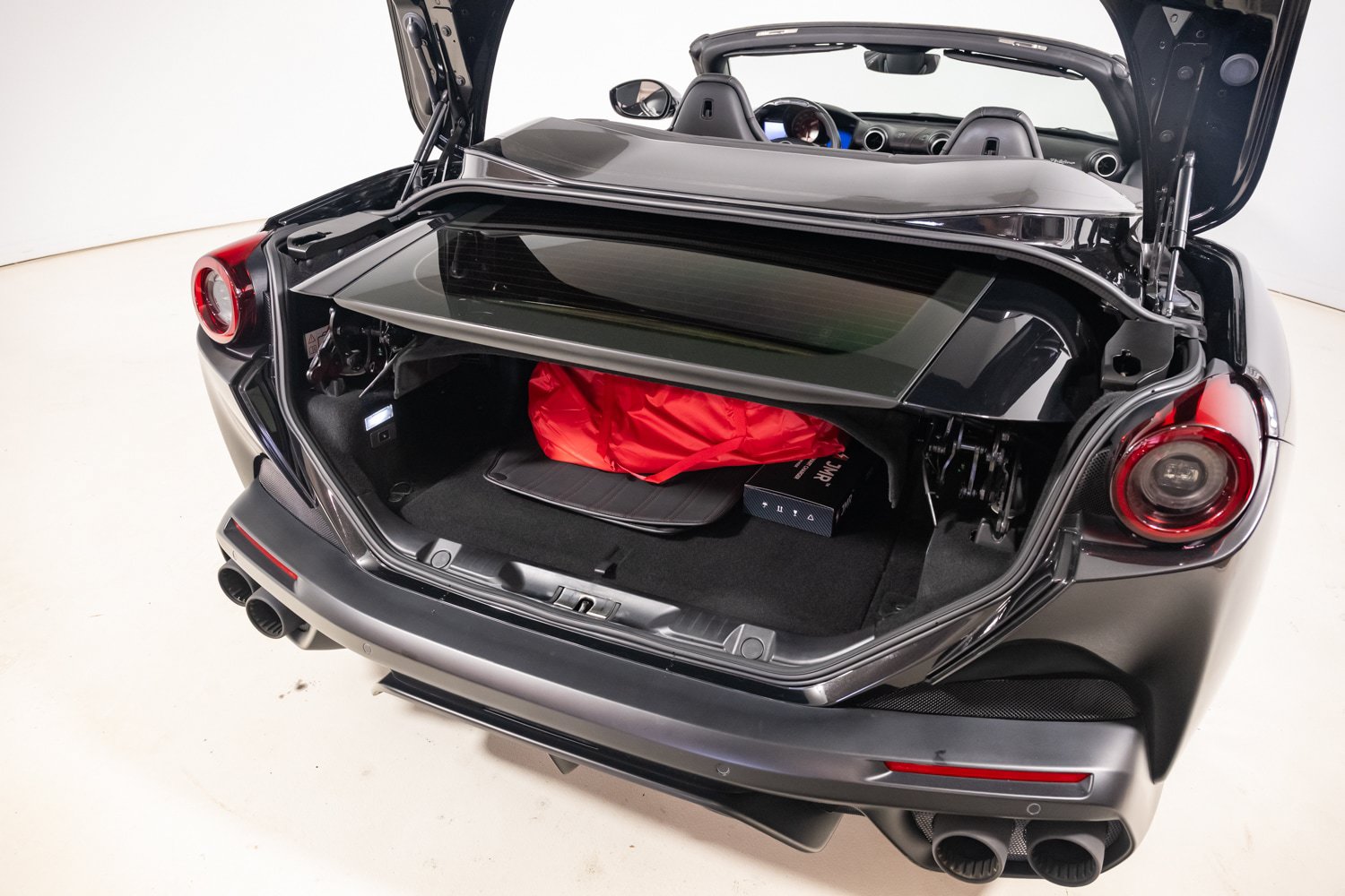 Used 2019 Ferrari Portofino RWD image 65