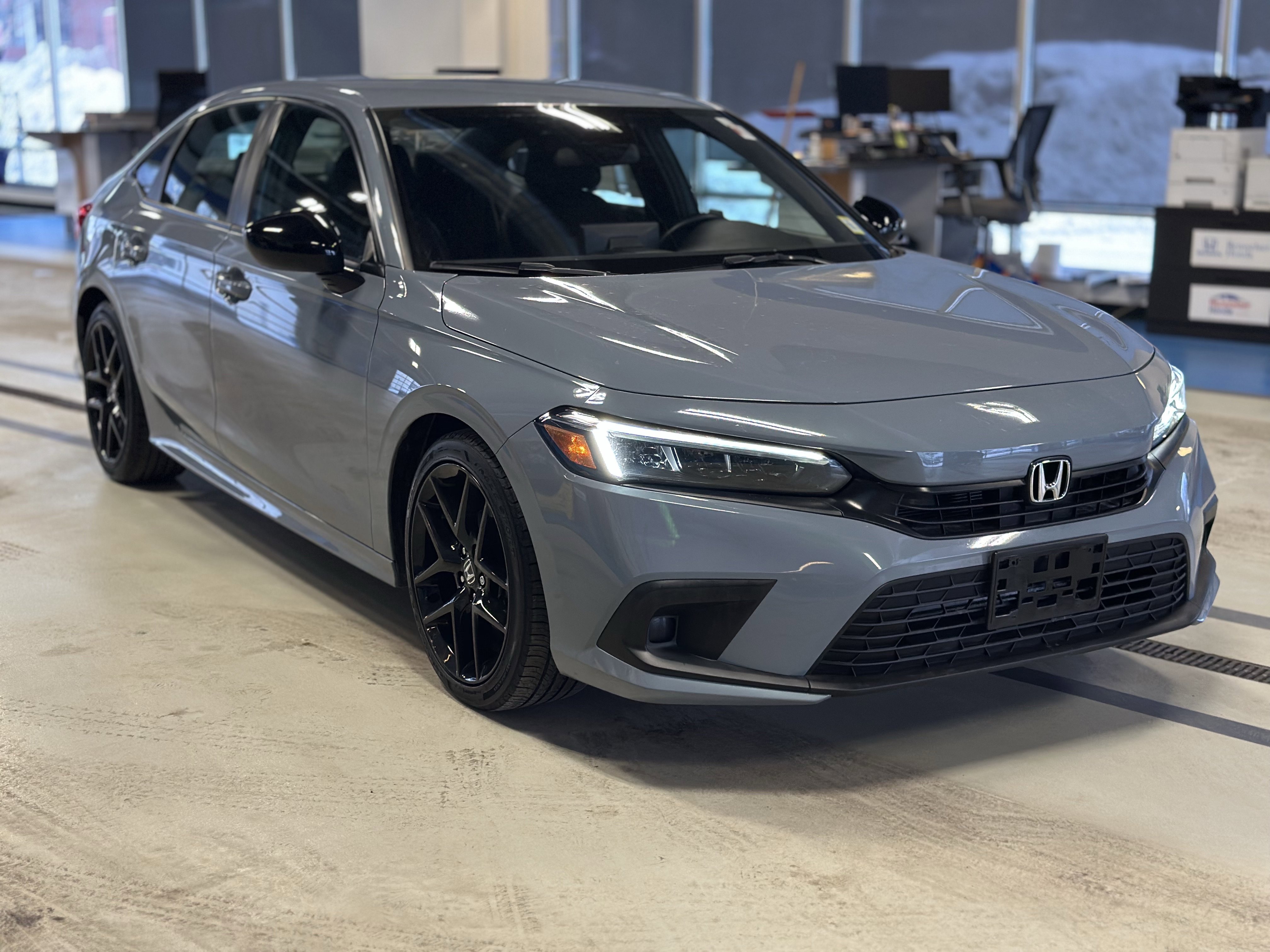 Used 2023 Honda Civic Sport image 3
