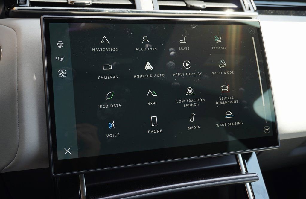 Certified 2026 Land Rover Range Rover Velar Dynamic SE AWD/4WD image 19