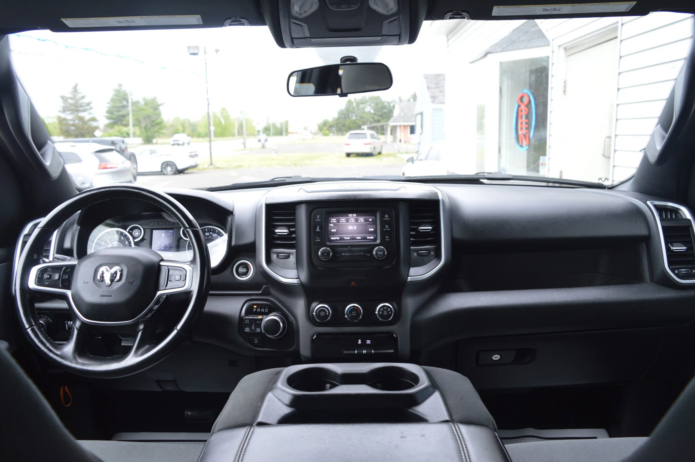 Used 2022 RAM 1500 Big Horn AWD/4WD image 30