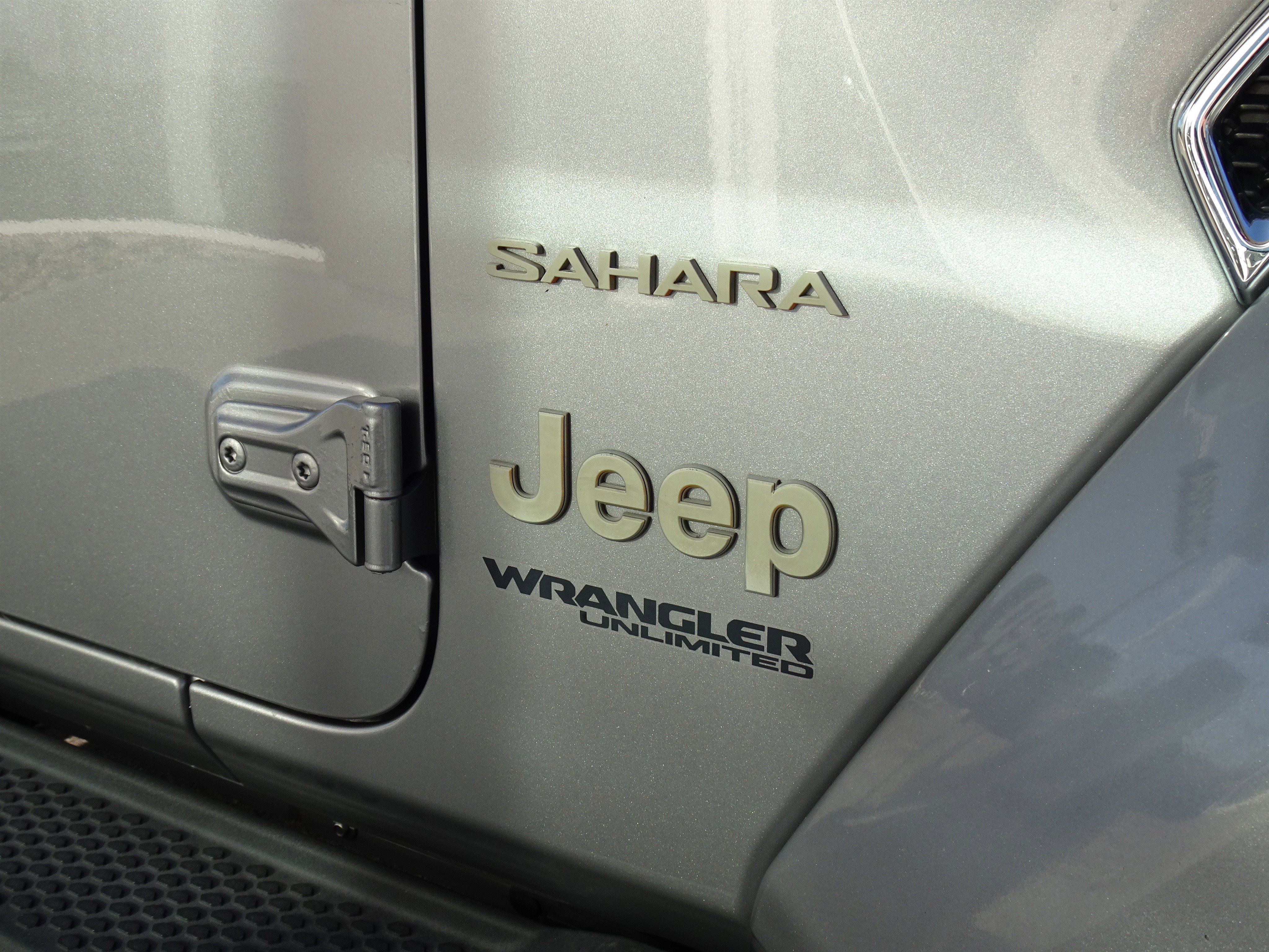 Used 2018 Jeep Wrangler Unlimited Sahara image 6