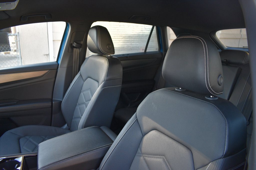 Used 2024 Volkswagen Atlas Cross Sport SE image 10