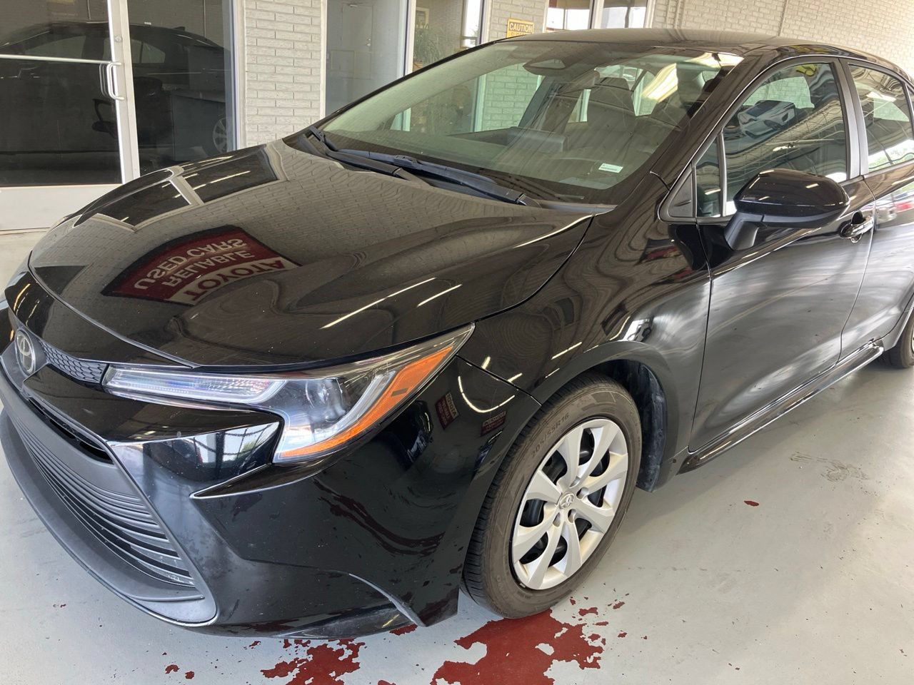 Used 2024 Toyota Corolla LE FWD image 1