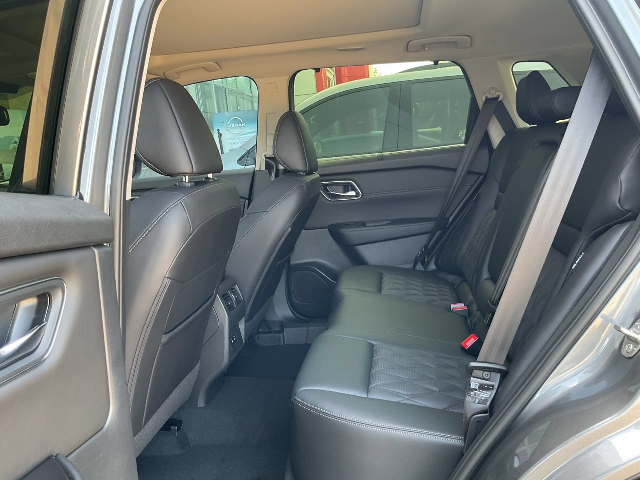 New 2026 Nissan Rogue Platinum AWD/4WD image 9