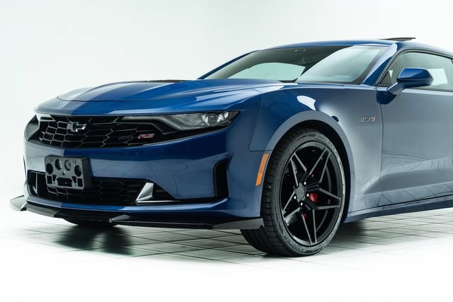 Used 2021 Chevrolet Camaro LT w/ RS Package RWD image 10