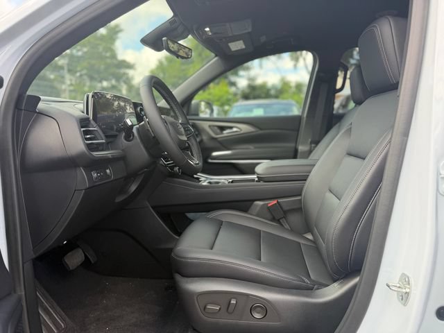 New 2026 Chevrolet Traverse LT w/ Midnight/Sport Edition FWD image 12