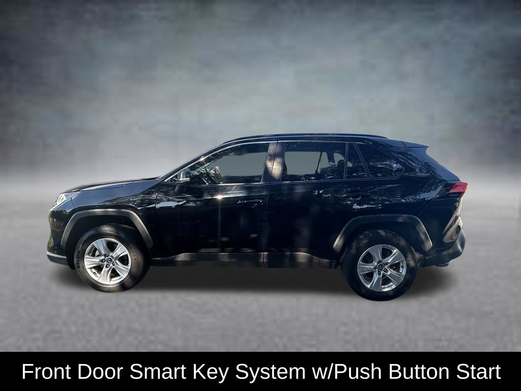 Used 2021 Toyota RAV4 XLE w/ Convenience Package FWD image 4
