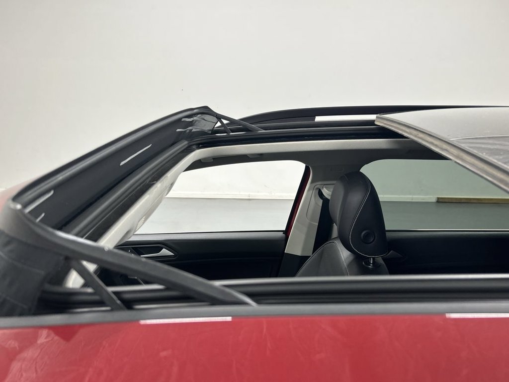Used 2021 Volkswagen Tiguan SE w/ Panoramic Sunroof Package AWD/4WD image 19