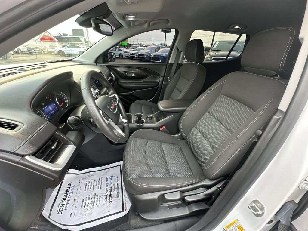Used 2023 GMC Terrain SLE w/ Elevation Edition image 11