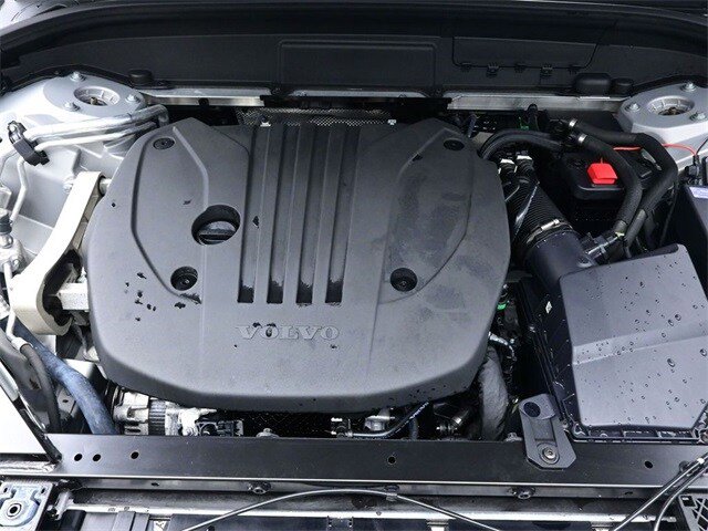 Used 2023 Volvo XC60 B5 Plus w/ Climate Package FWD image 31