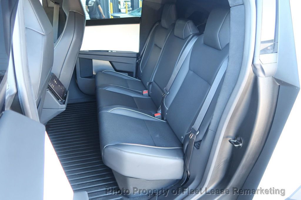 Used 2024 Tesla Cybertruck AWD Crew Cab image 16