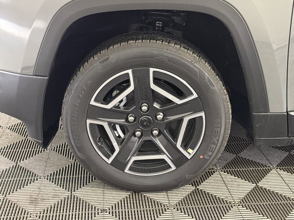 New 2026 Jeep Cherokee Limited image 6