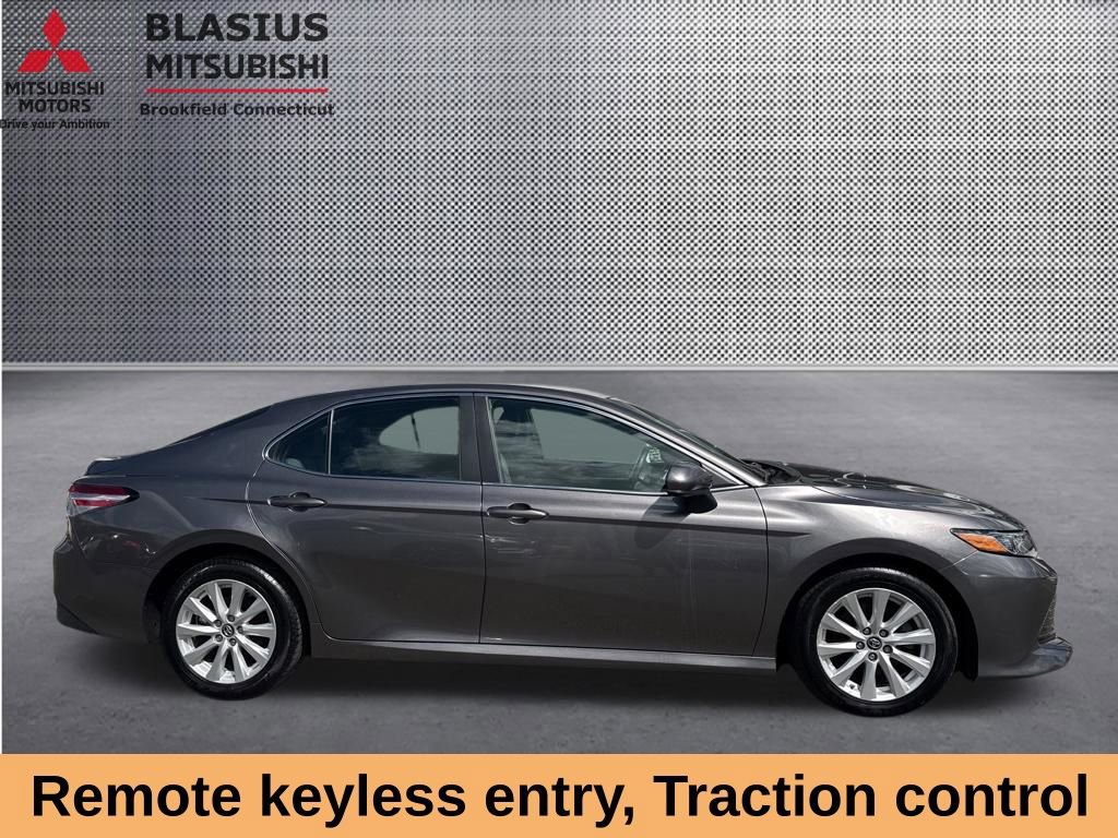 Used 2018 Toyota Camry LE FWD image 4