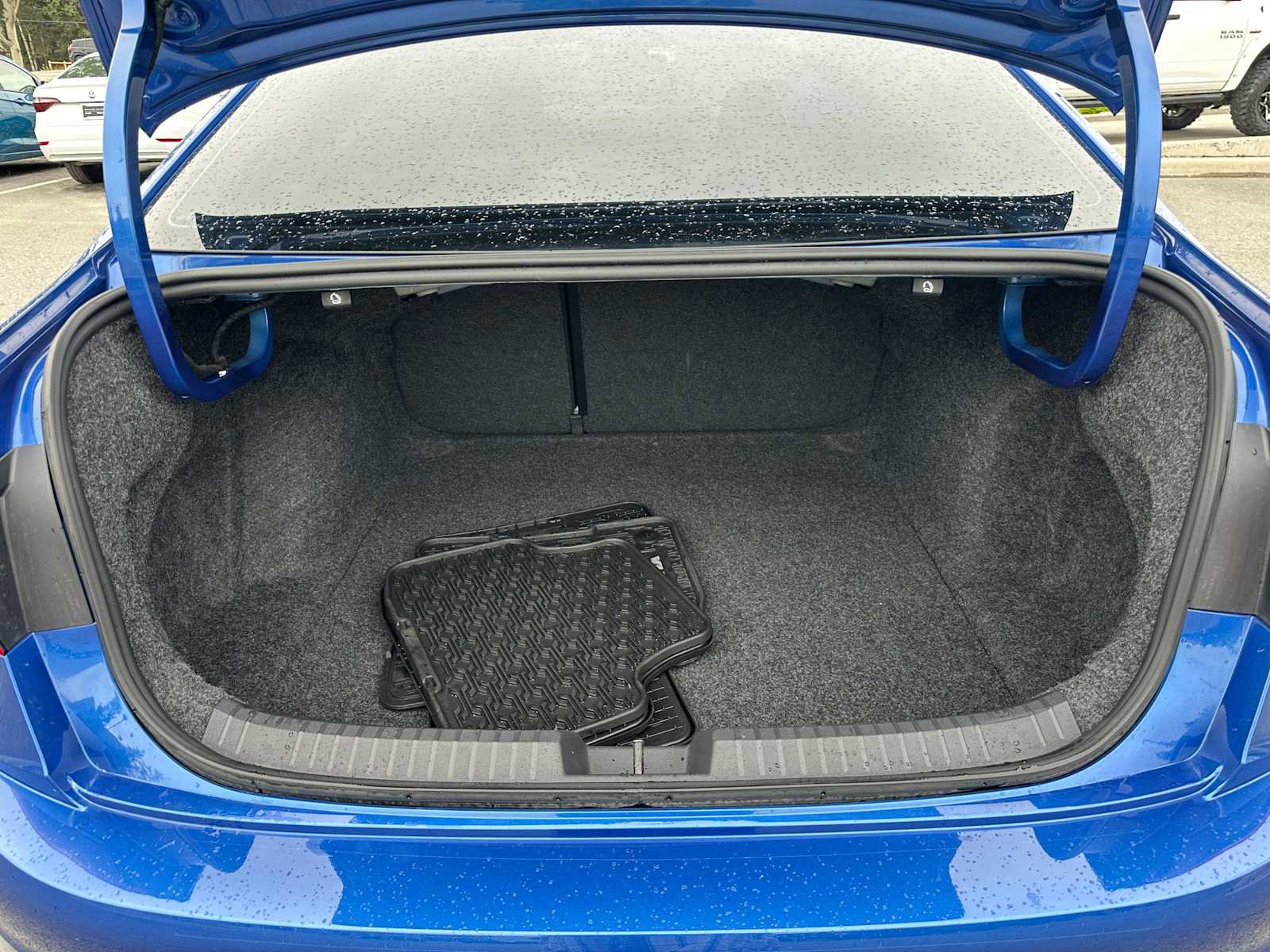 Used 2024 Volkswagen Jetta Sport image 14