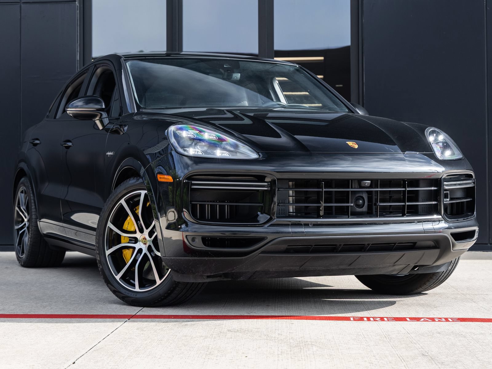 Used 2023 Porsche Cayenne Turbo S AWD/4WD image 6