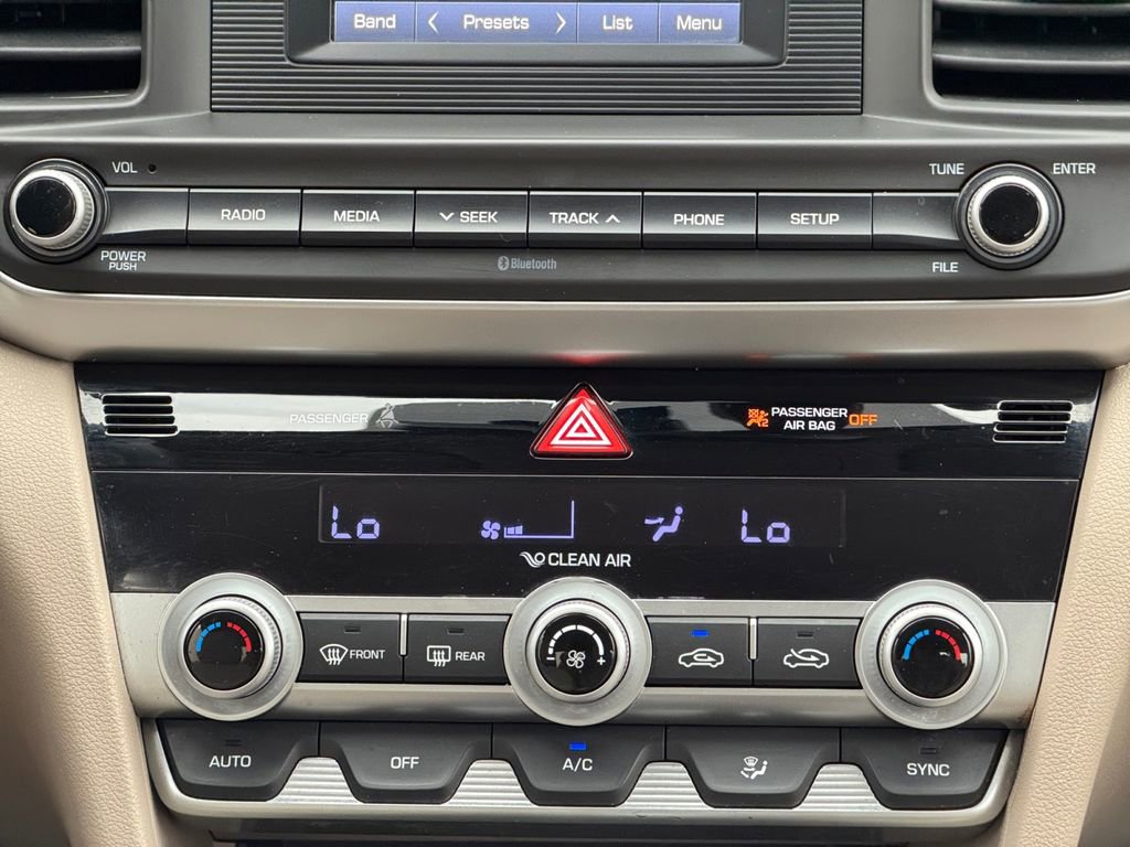 Used 2020 Hyundai Elantra SE w/ Cargo Package (C1) image 13