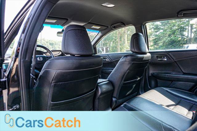 Used 2017 Honda Accord Sport image 32