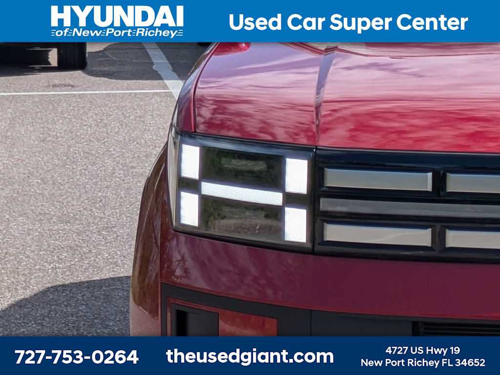 Used 2025 Hyundai Santa Fe SEL FWD image 9