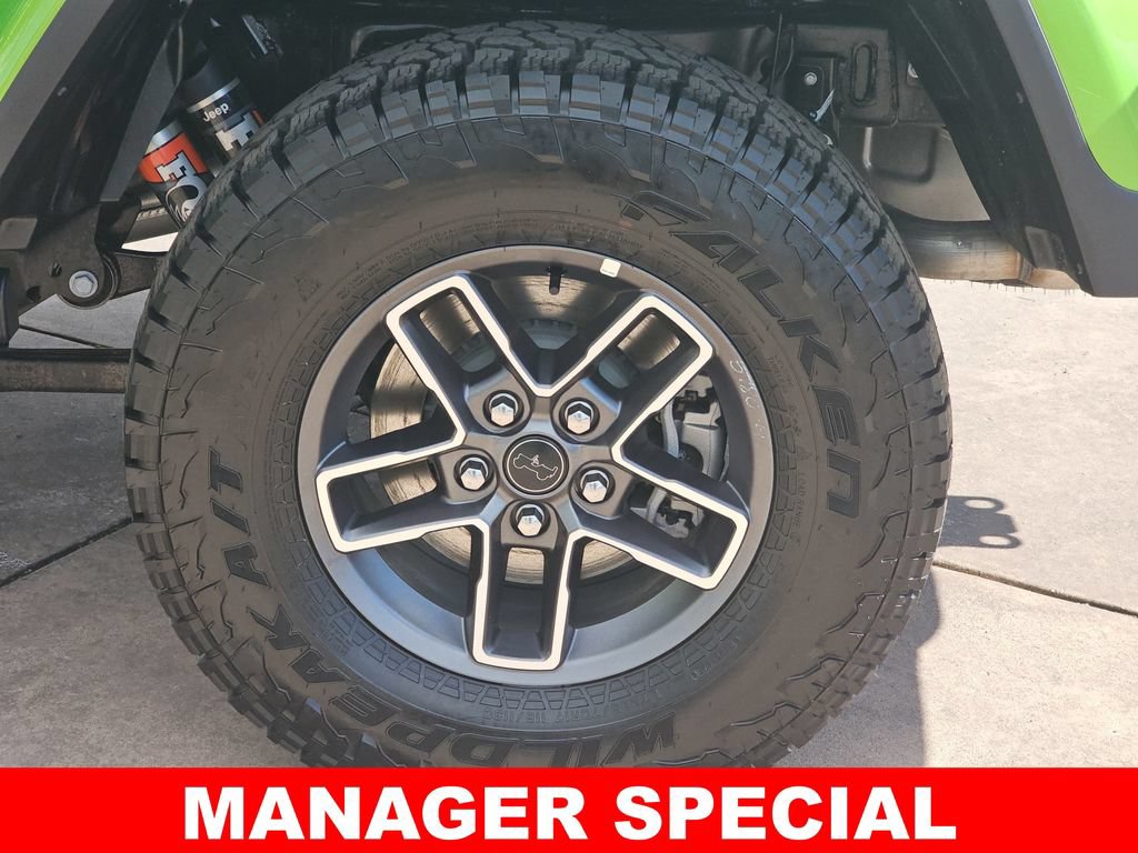 New 2025 Jeep Gladiator Mojave w/ Convenience Group AWD/4WD image 36