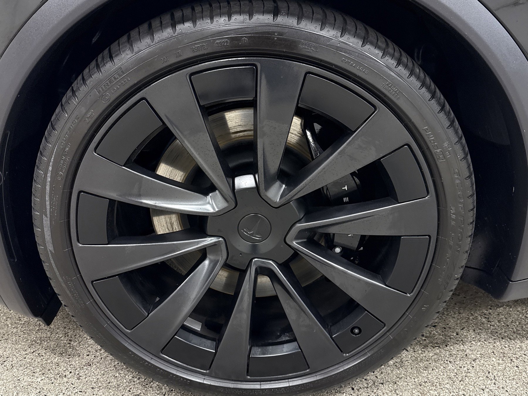 Used 2023 Tesla Model X image 2