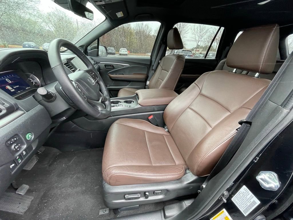 Certified 2025 Honda Passport EX-L image 27