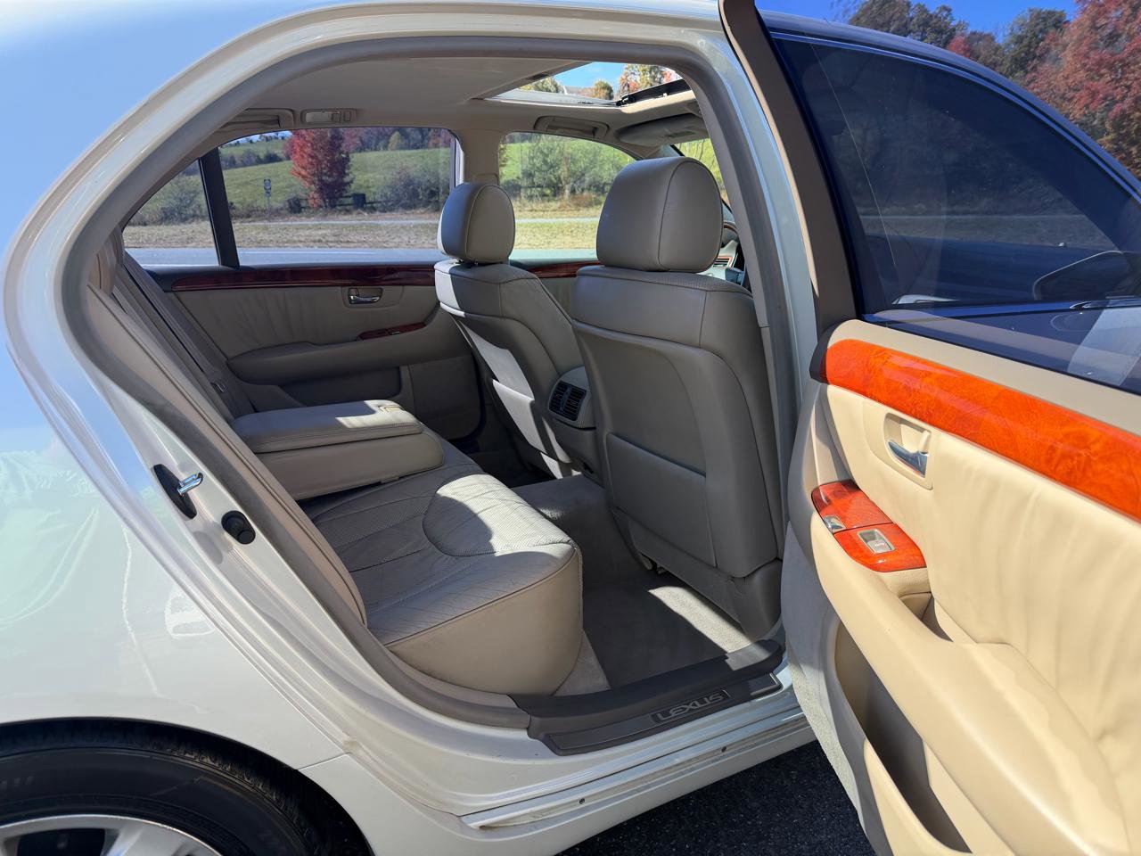 Used 2003 Lexus LS 430 RWD image 17