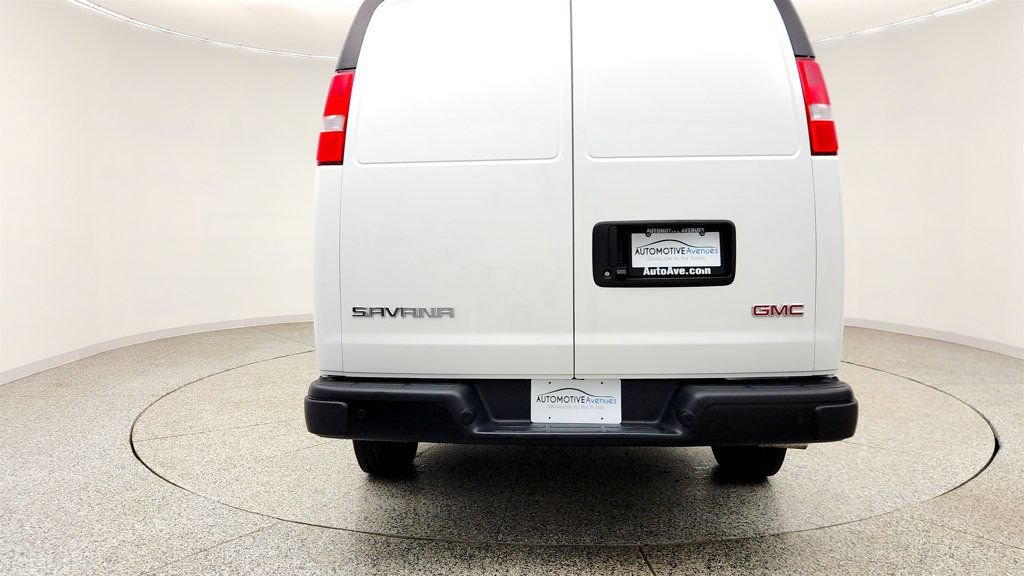 Used 2025 GMC Savana 3500 Extended RWD image 6