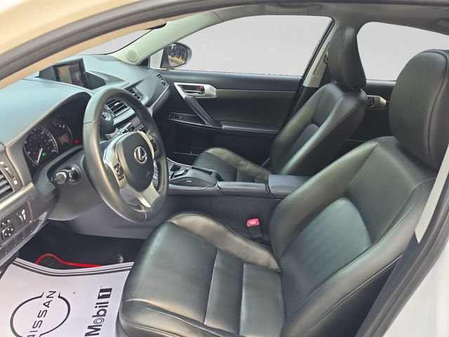 Used 2013 Lexus CT 200h w/ Premium Pkg w/Navigation FWD image 10