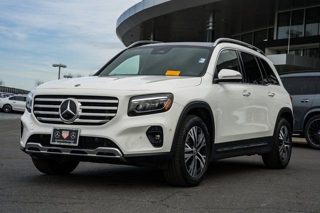 Certified 2024 Mercedes-Benz GLB 250 4MATIC w/ Winter Heating Package image 3