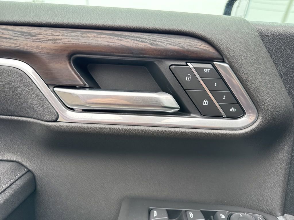 Used 2026 GMC Sierra 1500 SLT image 11