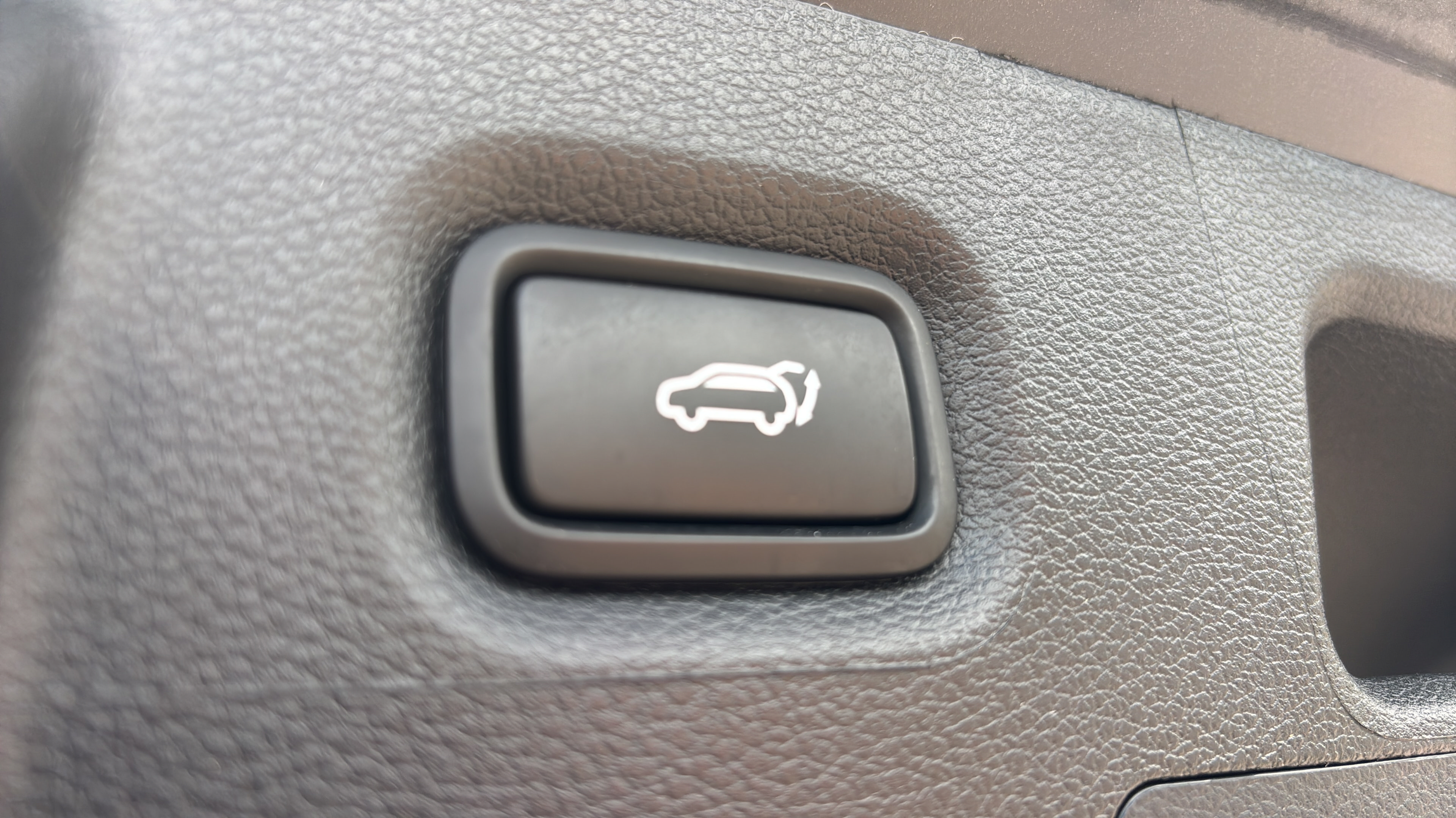 Used 2023 Hyundai Santa Fe SEL FWD image 13