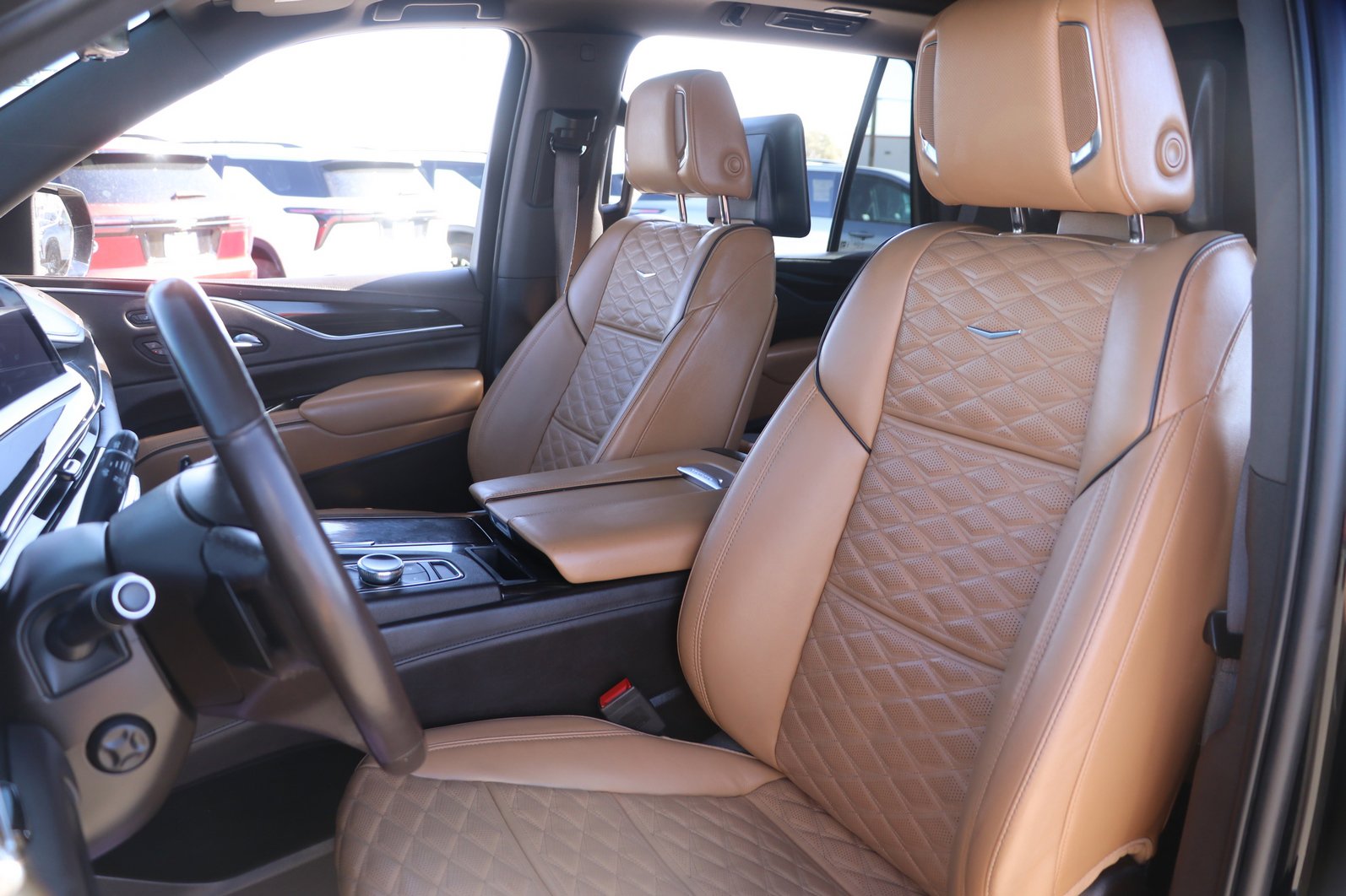 Used 2021 Cadillac Escalade Premium Luxury image 14