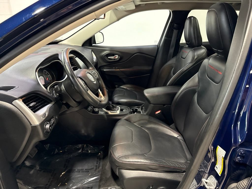 Used 2014 Jeep Cherokee Trailhawk w/ Technology Group AWD/4WD image 26