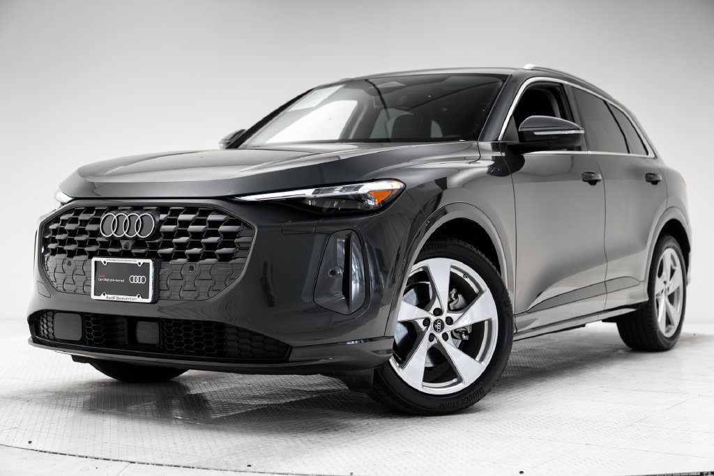 Certified 2025 Audi Q5 Prestige AWD/4WD image 1