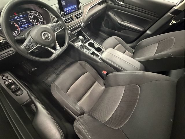 Used 2024 Nissan Altima 2.5 SV FWD image 15
