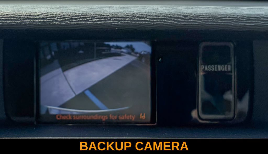 Used 2014 Toyota Sienna XLE FWD image 3