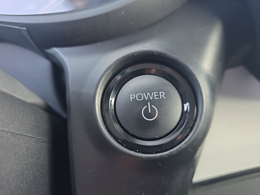 Certified 2025 Toyota Sienna LE FWD image 24