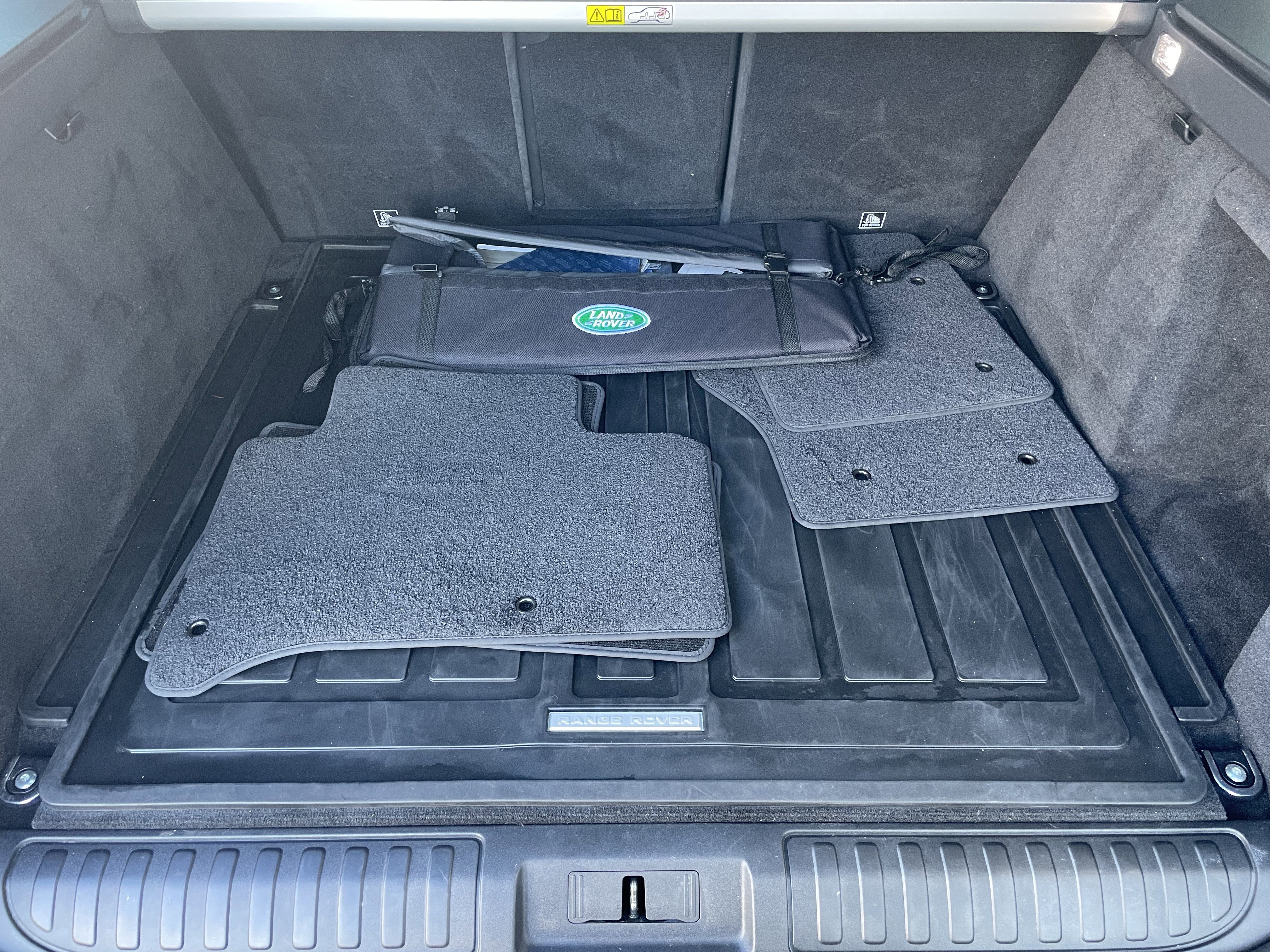 Used 2017 Land Rover Range Rover Sport SE image 34