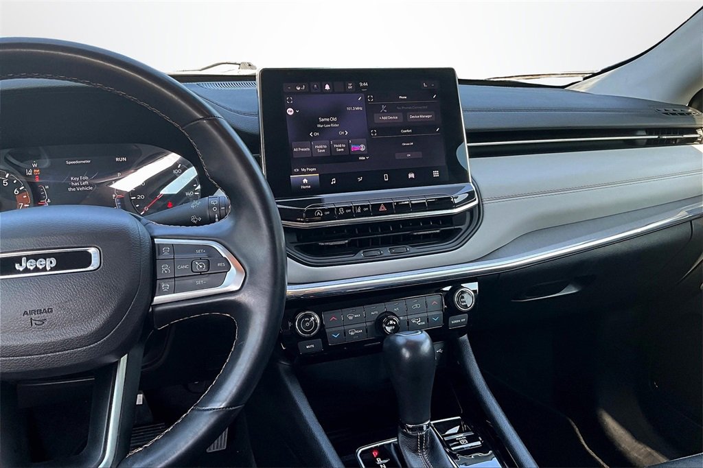 Used 2022 Jeep Compass Limited image 9