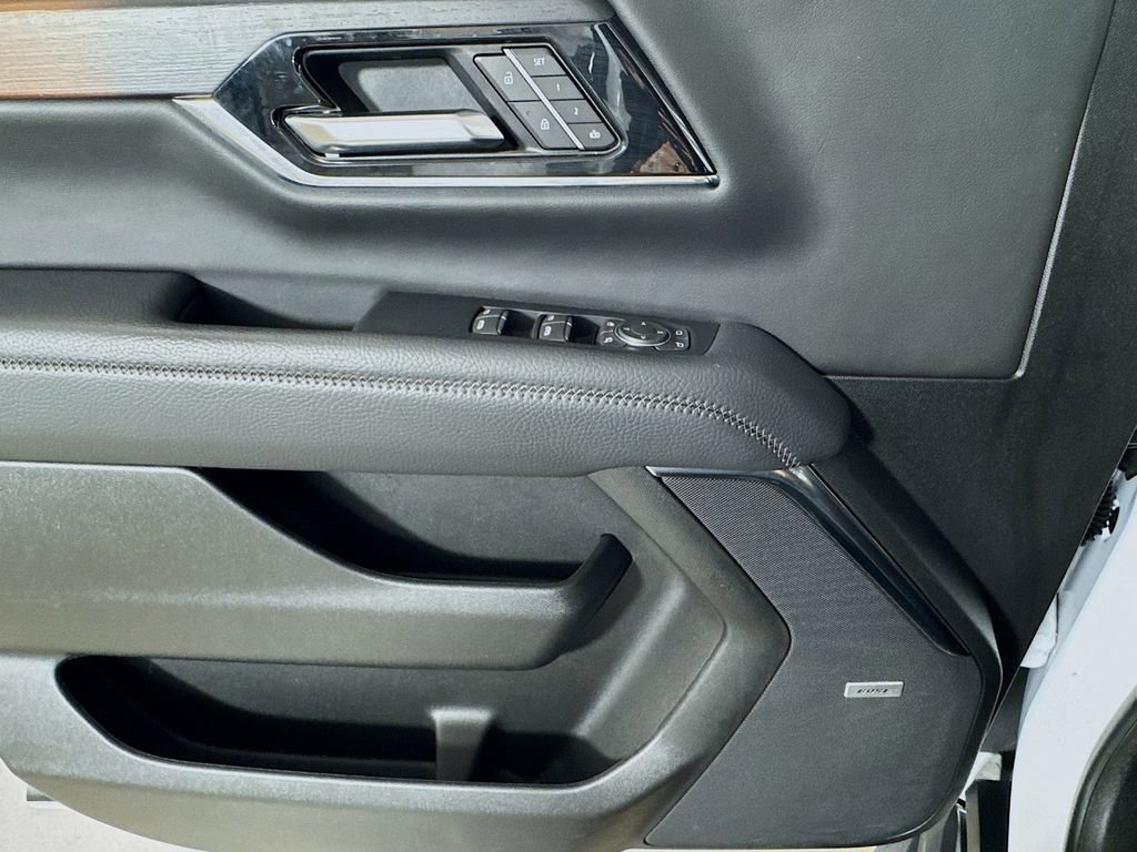 Certified 2025 GMC Yukon Denali image 16