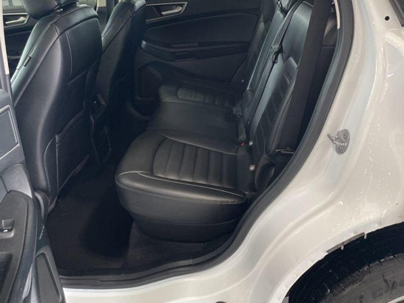 Used 2023 Ford Edge SEL image 10