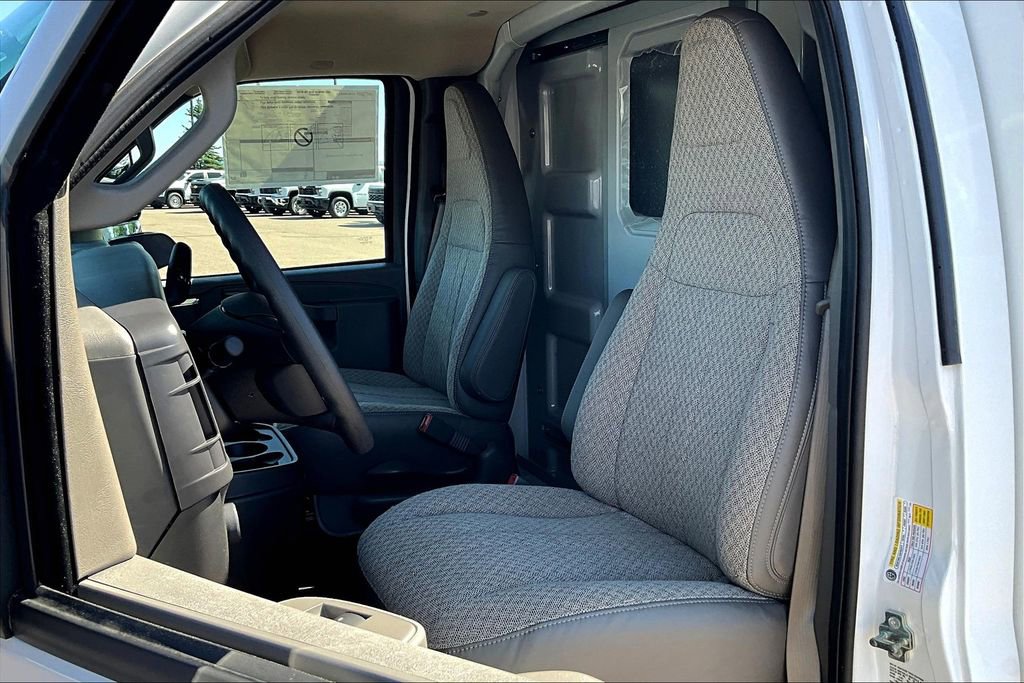 New 2025 Chevrolet Express 3500 w/ Power Convenience Package image 9